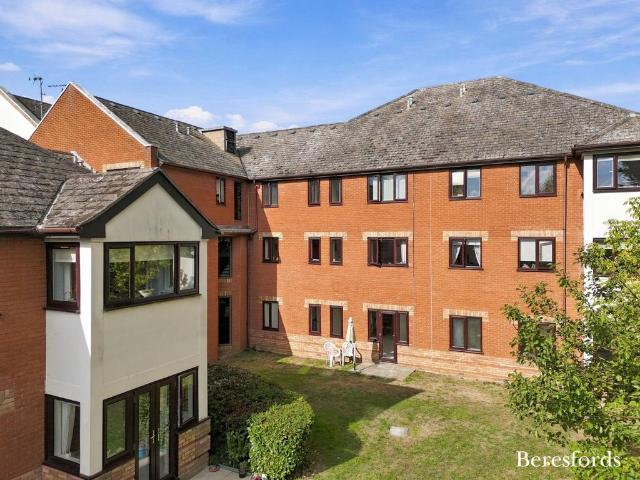 Flat for sale in Sunnymede, Basildon