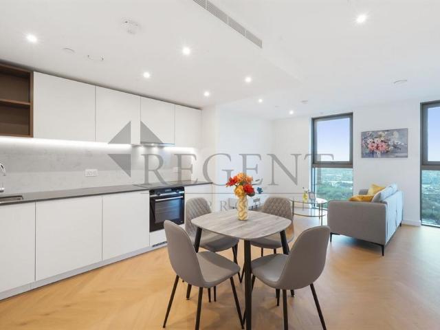 Flat for sale in Isle Of Dogs, Greater London