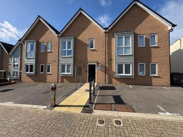Flat for sale in Pouchen End, Hertfordshire