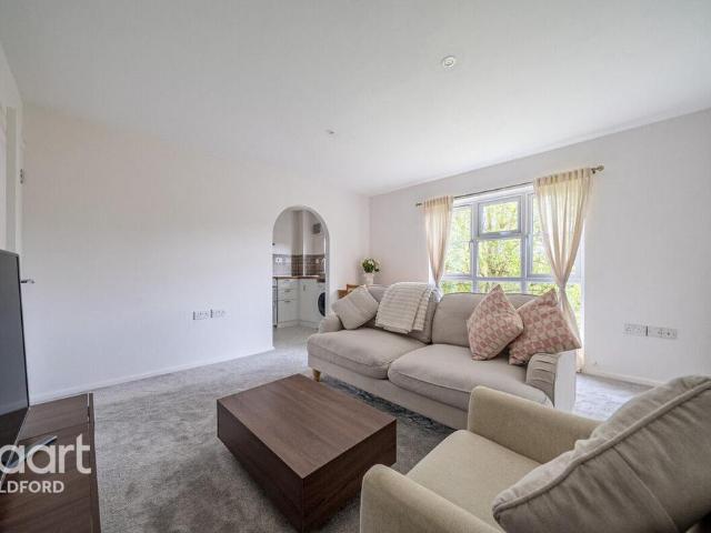 Flat for sale in Guildford Park, Westborough