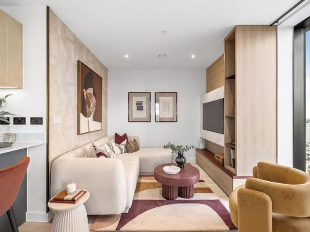 Flat for sale in Greenwich Peninsula, Greater London