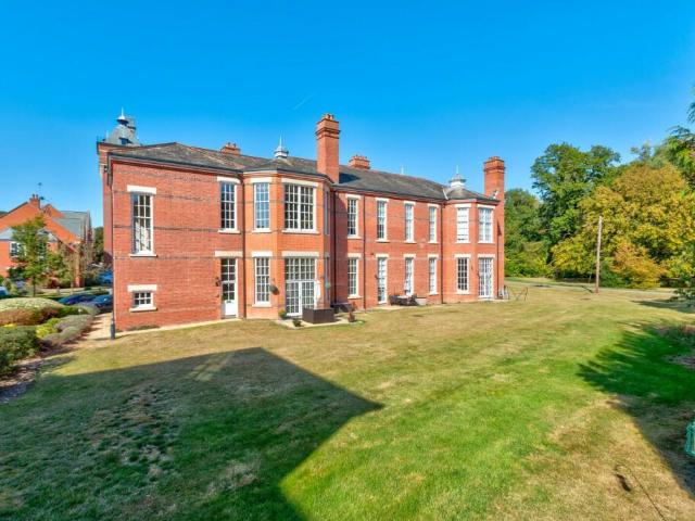 Flat for sale in Frogmore, Five Acres