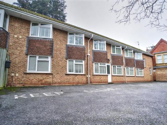 Flat for sale in Rodbourne, Swindon