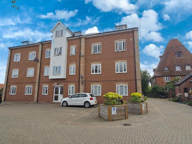 Flat for sale in Moreton Hall, Chedburgh