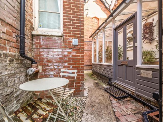 Flat for sale in Royal Tunbridge Wells, Tunbridge Wells