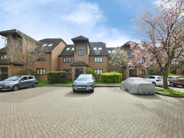 Flat for sale in Colliers End, Hertfordshire