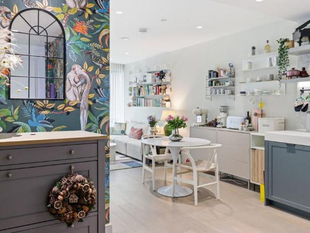 Flat for sale in Greenwich Peninsula, Greater London