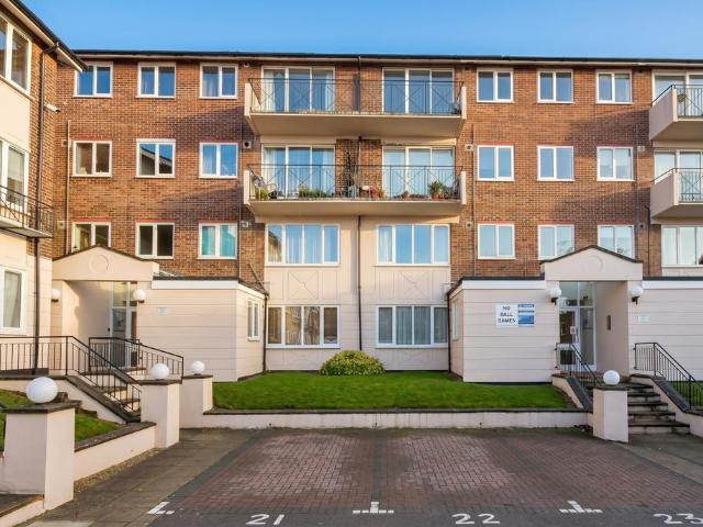 Flat for sale in The Slade, Oxfordshire