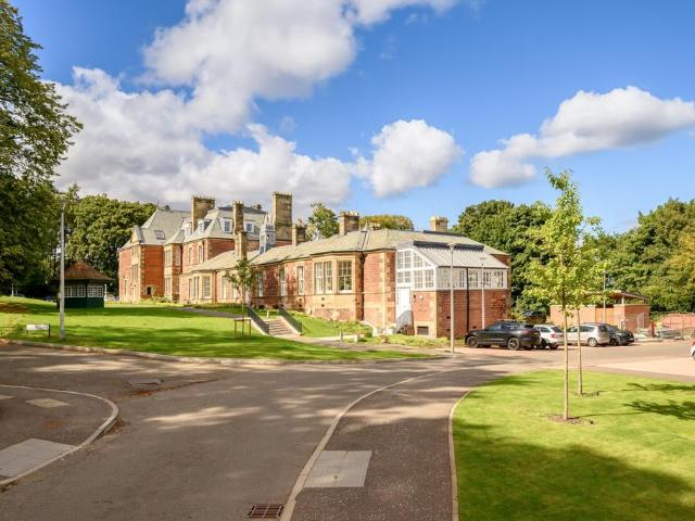 Flat for sale in Craiglockhart, Scotland