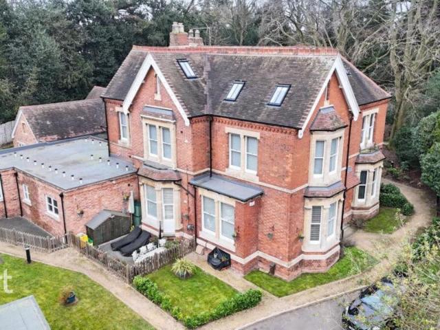 Flat for sale in Ball Hill, West Midlands