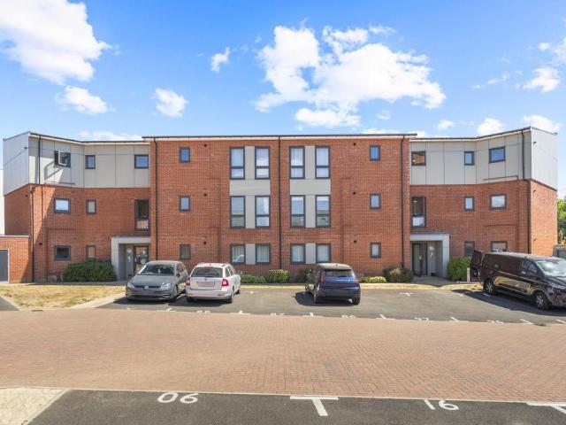 Flat for sale in Harlow, Essex