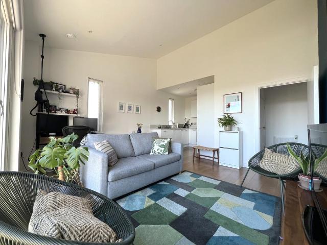 Flat for sale in Bromley-by-Bow, Greater London