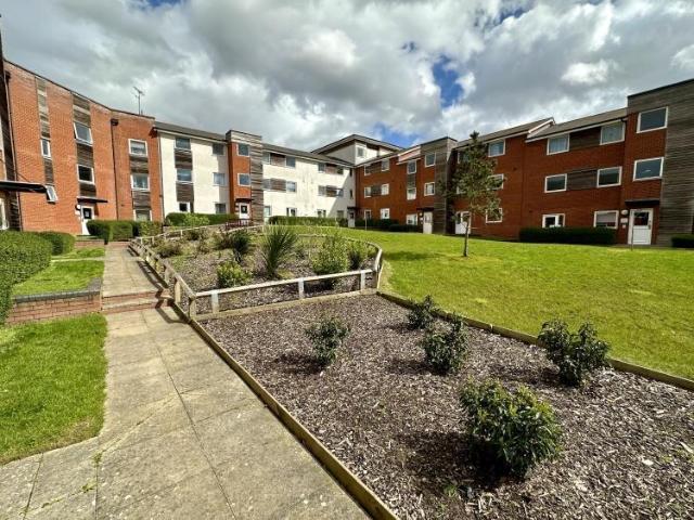 Flat for sale in Key Street, Suffolk