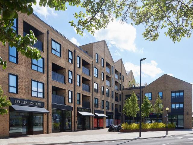 Flat for sale in London Borough of Ealing, Hanwell