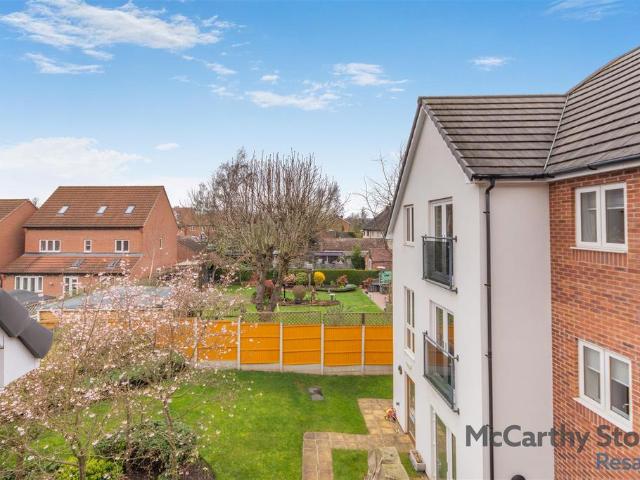 Flat for sale in Hucknall, East Midlands