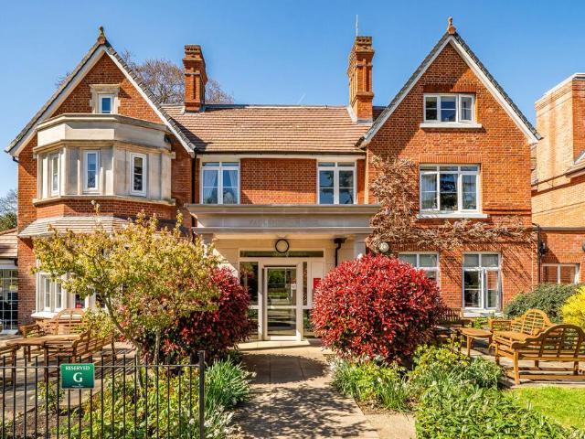 Flat for sale in Chislehurst, Greater London