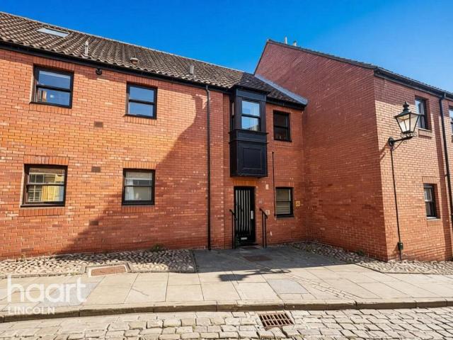Flat for sale in New Boultham, Lincoln