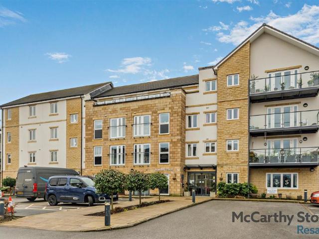 Flat for sale in Ilkley, West Yorkshire