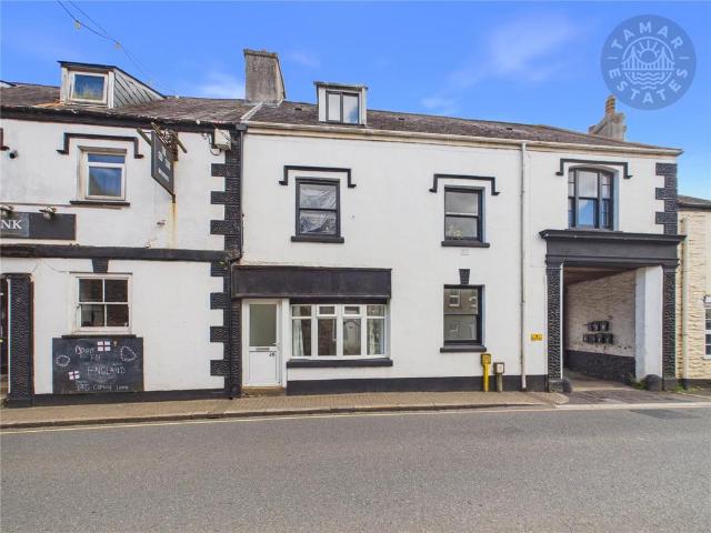 Flat for sale in Callington