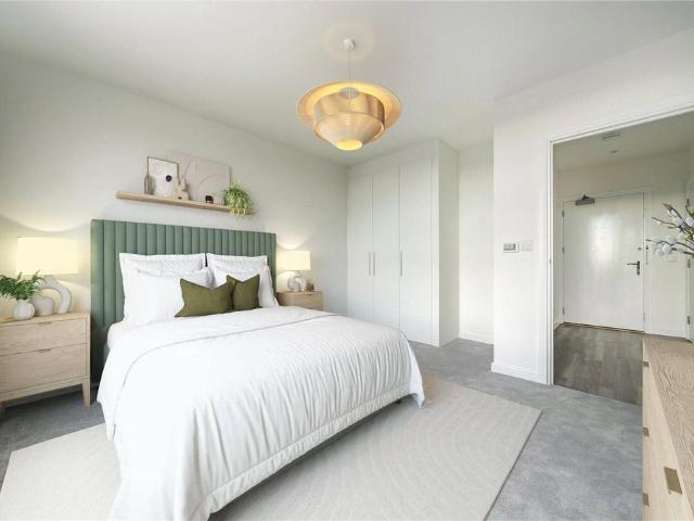 Flat for sale in Longlands, Greater London