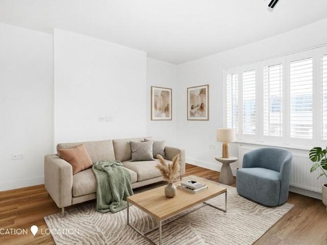 Flat for sale in Stoke Newington, Greater London