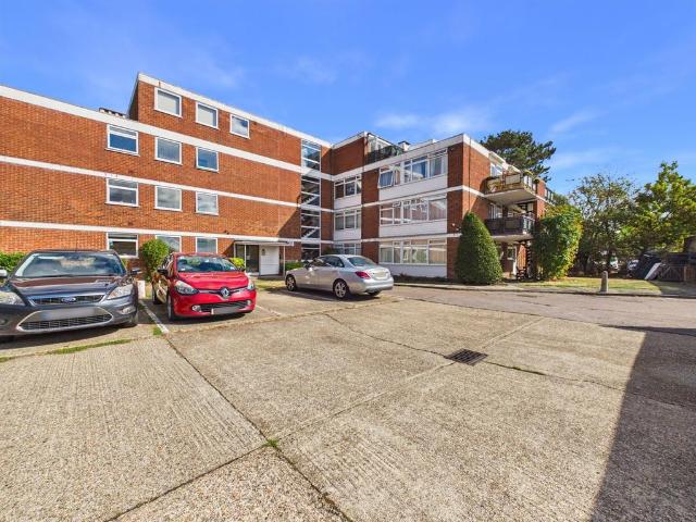 Flat for sale in The Beveree, Greater London