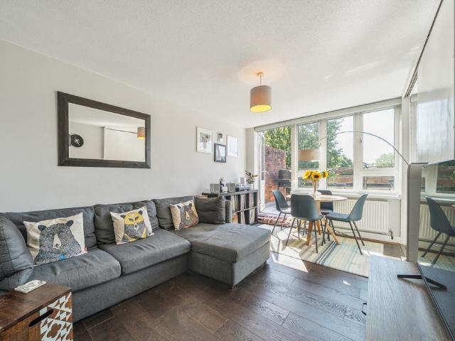 Flat for sale in Loughborough Junction, Greater London