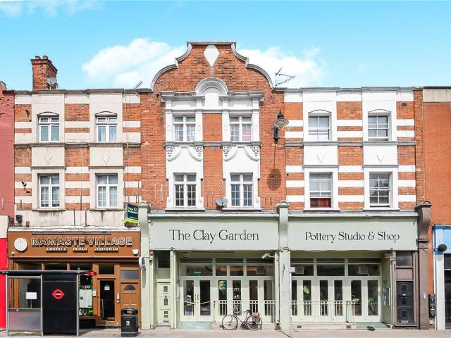 Flat for sale in St Margarets, Greater London