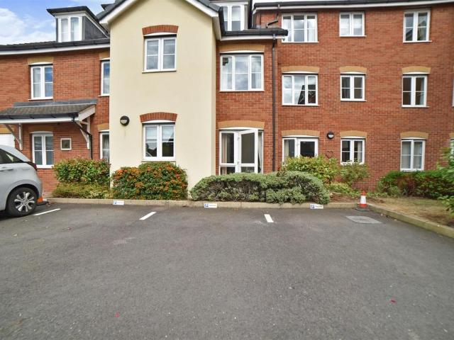 Flat for sale in East Tuddenham, Norfolk