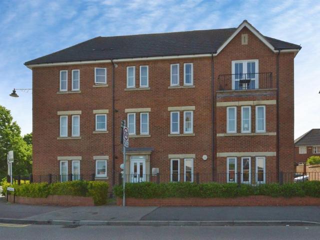 Flat for sale in Milton Keynes