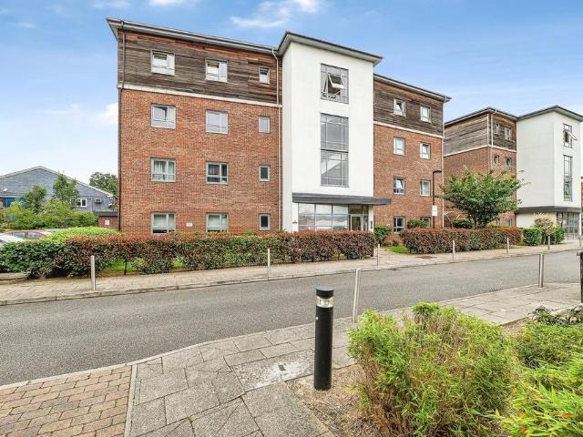 Flat for sale in Greater London