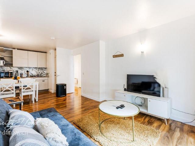 Flat for sale in London Borough of Lewisham, Deptford