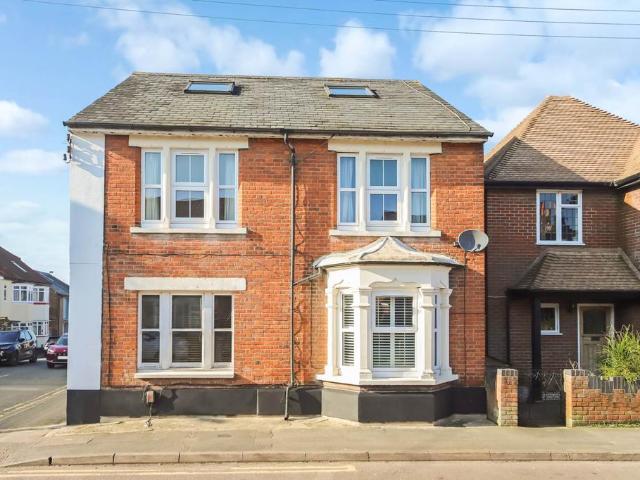 Flat for sale in Pouchen End, Hertfordshire