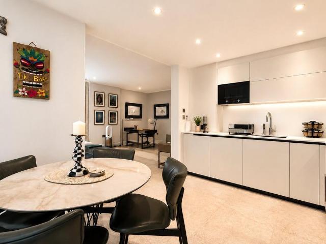 Flat for sale in Knightsbridge, Greater London