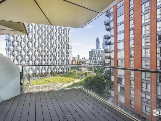 Flat for sale in Nine Elms, Greater London
