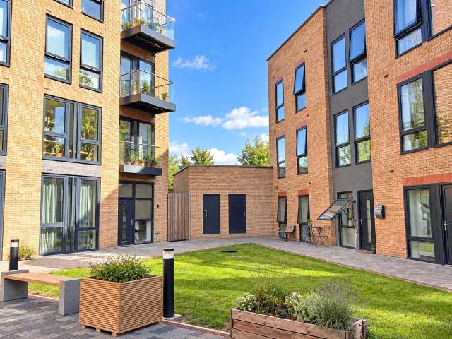 Flat for sale in Feckenham, City Of Bristol