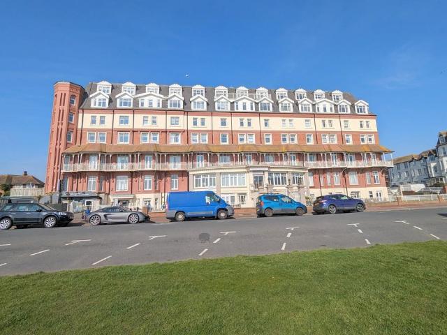 Flat for sale in Central, Heathlands