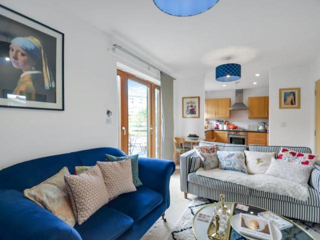Flat for sale in College Park, Greater London