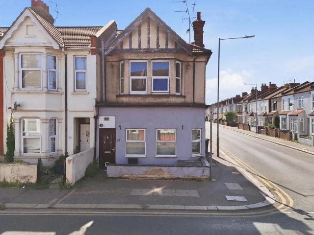 Flat for sale in Southend City Centre Neighbourhood, Alton Barnes