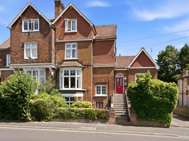 Flat for sale in St Albans, Five Acres