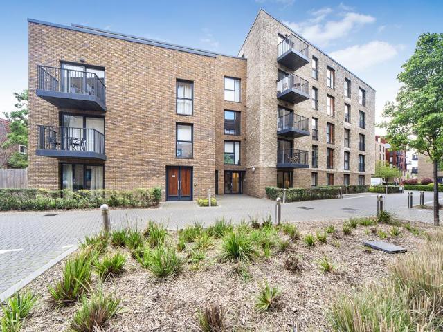 Flat for sale in London Borough of Lewisham, Greater London