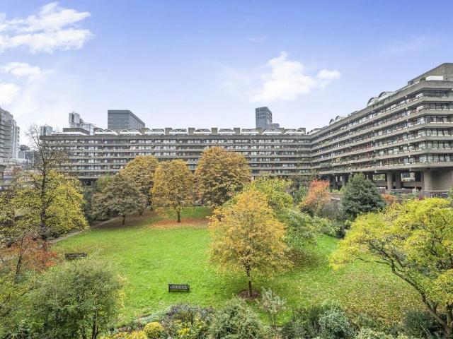 Flat for sale in Lyons, Greater London