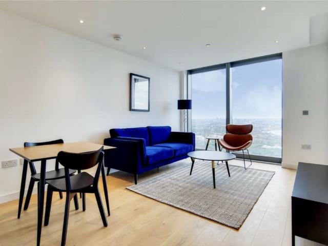 Flat for sale in Canary Wharf, Isle Of Man