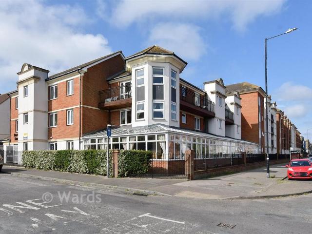 Flat for sale in Cliftonville West, Acol