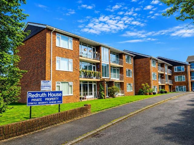 Flat for sale in Greater London