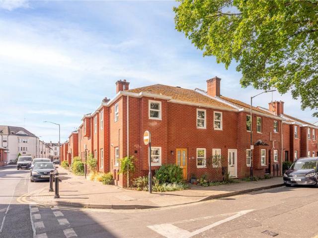 Flat for sale in Sydenham, Green Close