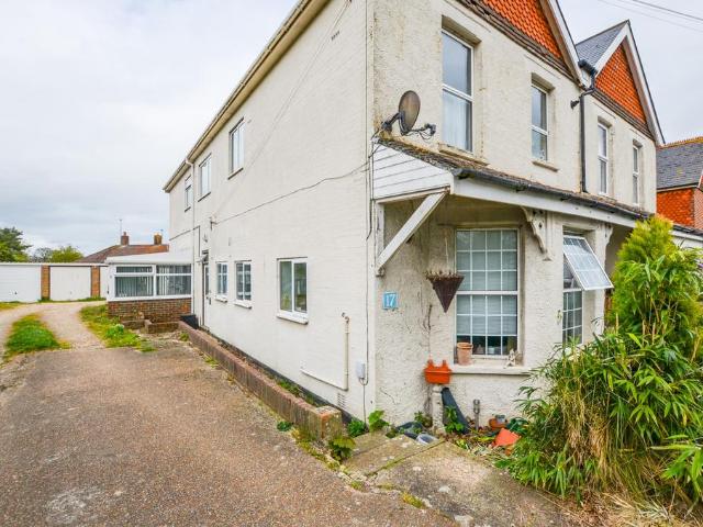 Flat for sale in Polegate, Cross In Hand
