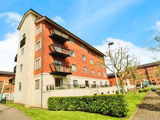 Flat for sale in City Centre, Falcon Lodge