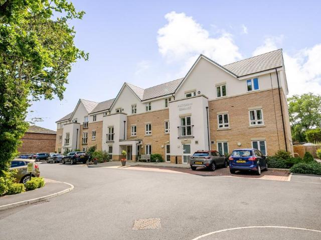 Flat for sale in Hookstone, Harrogate