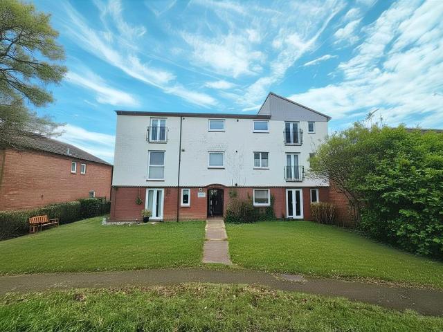 Flat for sale in Aylesbury, Isle Of Man